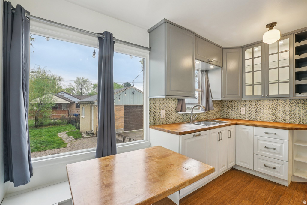 1379 S UTAHNA DR Salt Lake City, UT 84104