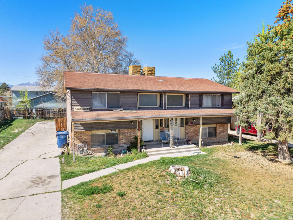 4438 S DEAN CIR West Valley City, UT 84120