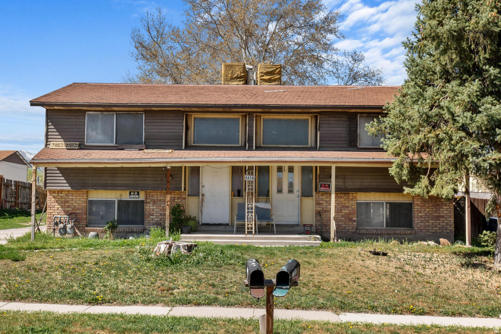 4438 S DEAN CIR West Valley City, UT 84120