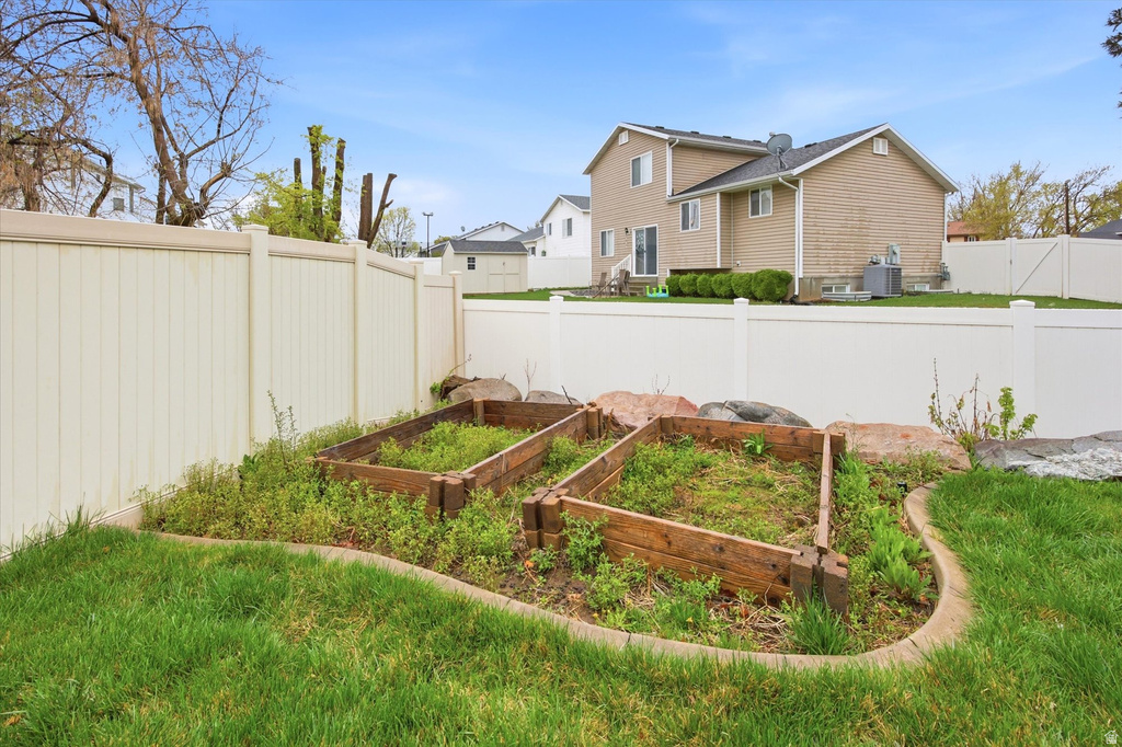 1282 N 25 E Layton, UT 84041