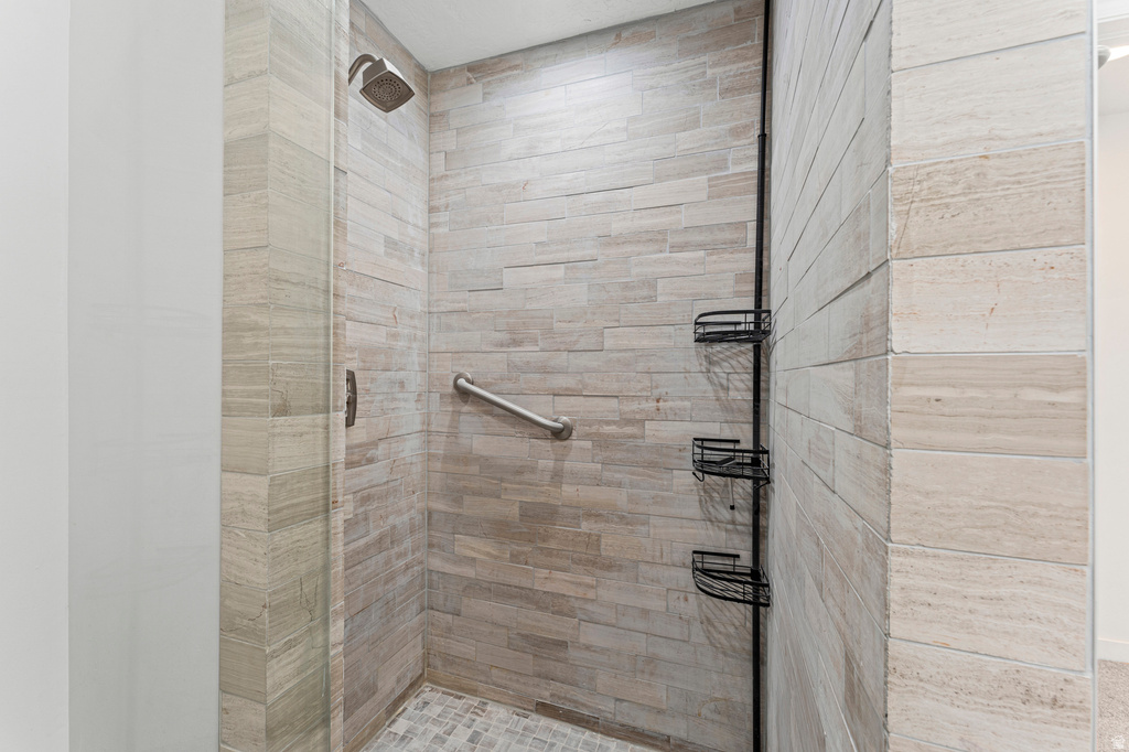 1253 E MEADOW RIDGE RD Sandy, UT 84094