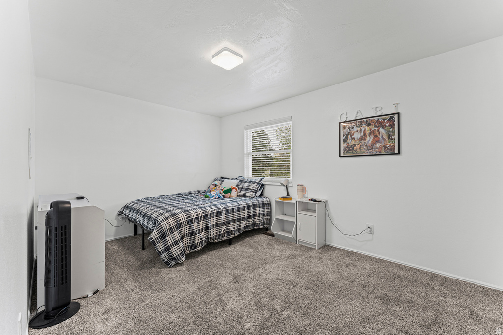 1253 E MEADOW RIDGE RD Sandy, UT 84094