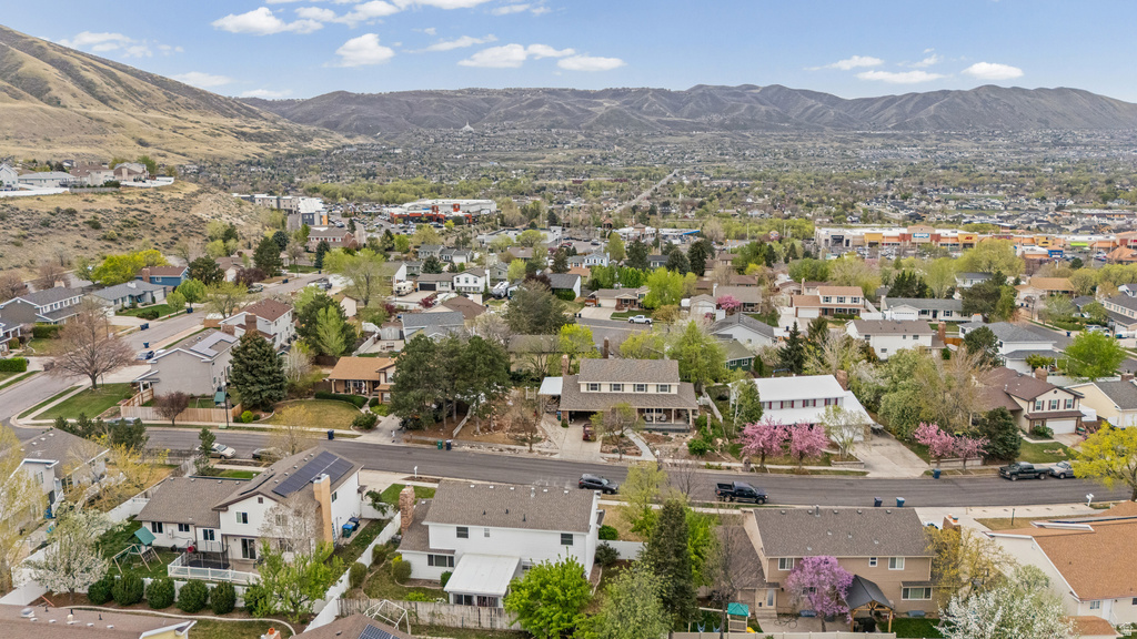 1253 E MEADOW RIDGE RD Sandy, UT 84094