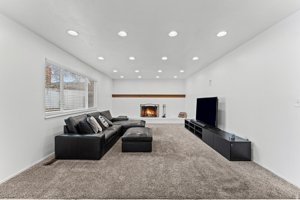 1253 E MEADOW RIDGE RD Sandy, UT 84094