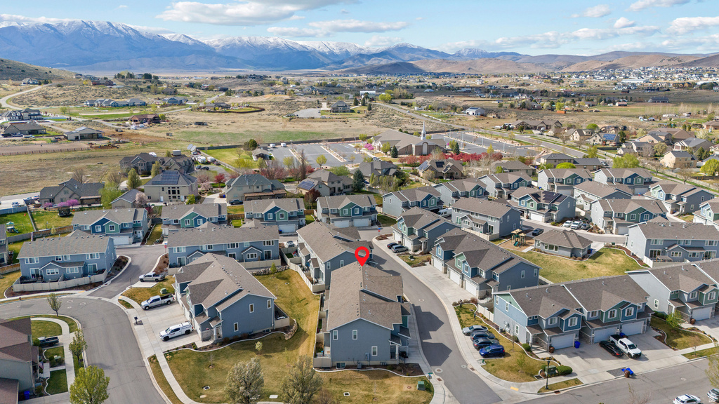 3326 E CALEDONIA AVE Eagle Mountain, UT 84005