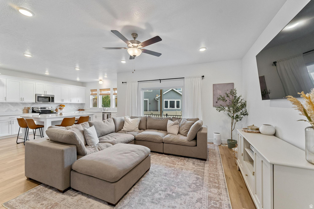 3326 E CALEDONIA AVE Eagle Mountain, UT 84005