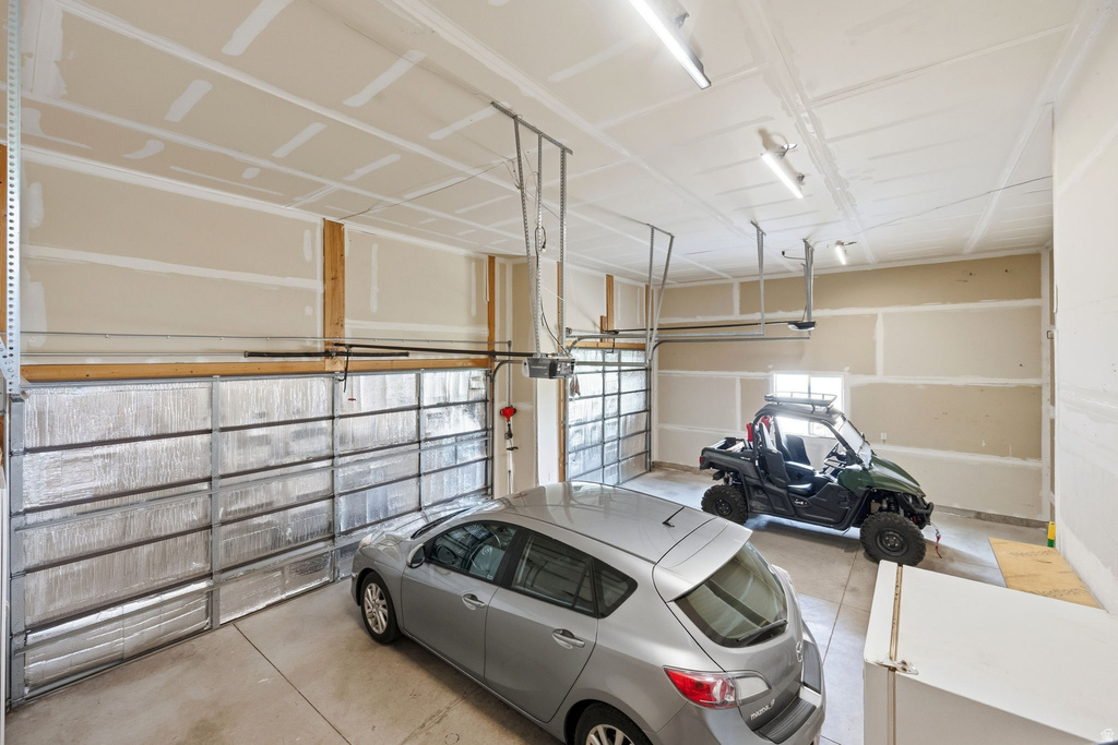 445 S SUNSET DR Kaysville, UT 84037