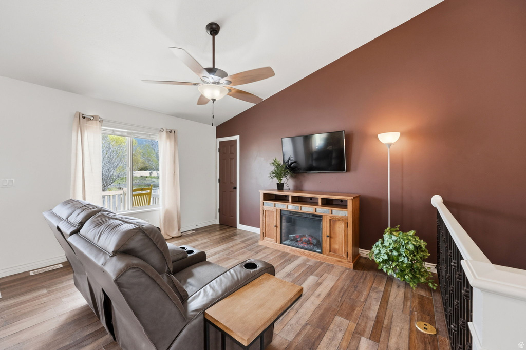 445 S SUNSET DR Kaysville, UT 84037