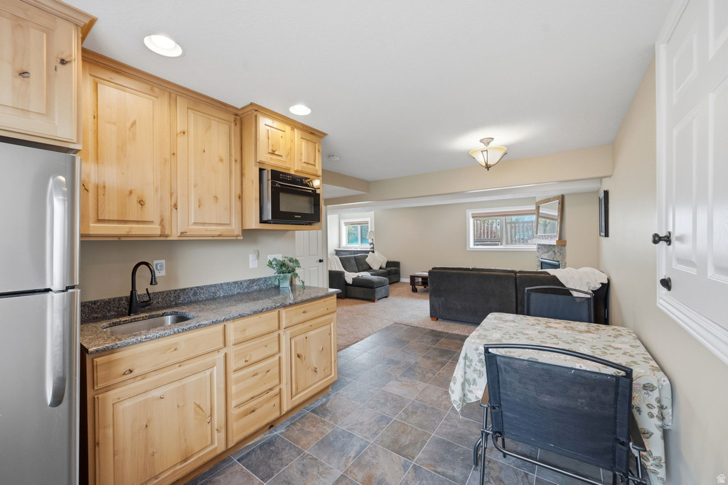 445 S SUNSET DR Kaysville, UT 84037