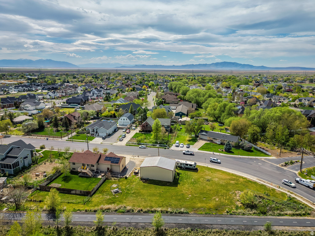 445 S SUNSET DR Kaysville, UT 84037