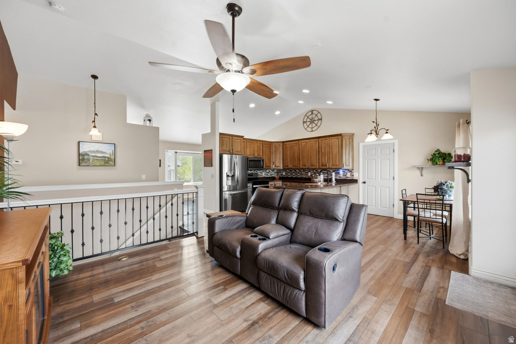 445 S SUNSET DR Kaysville, UT 84037