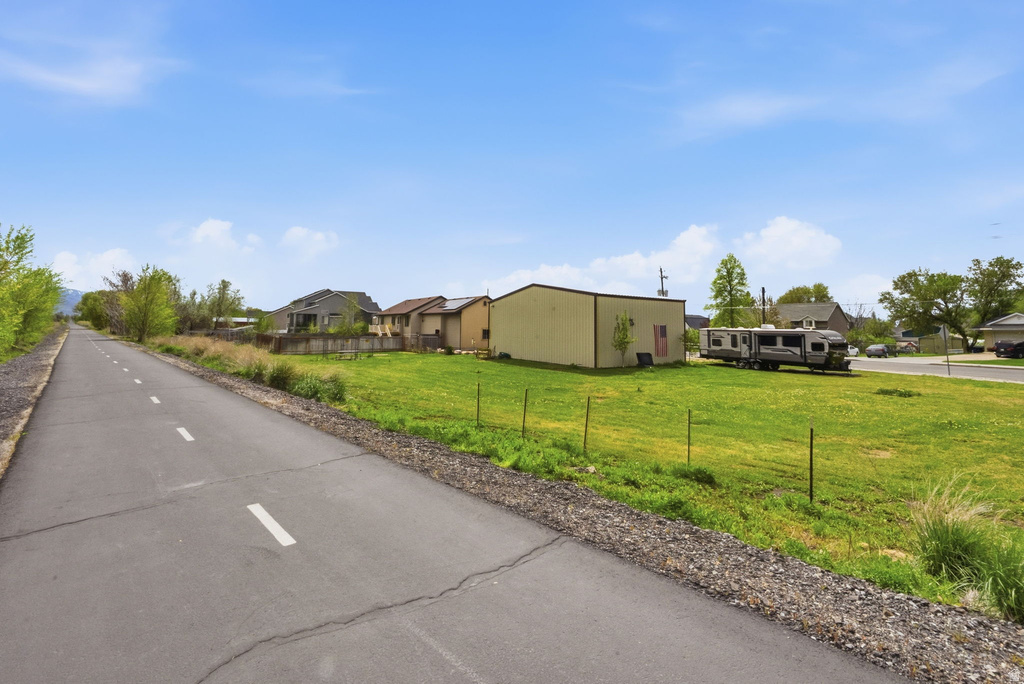 445 S SUNSET DR Kaysville, UT 84037