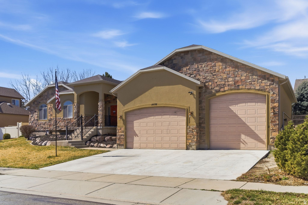 11178 S VIA BONITO DR South Jordan, UT 84095