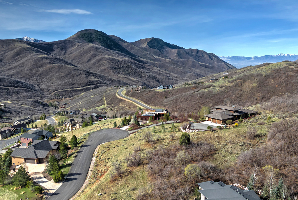 6219 E DONNER TRAIL CIR Salt Lake City, UT 84108