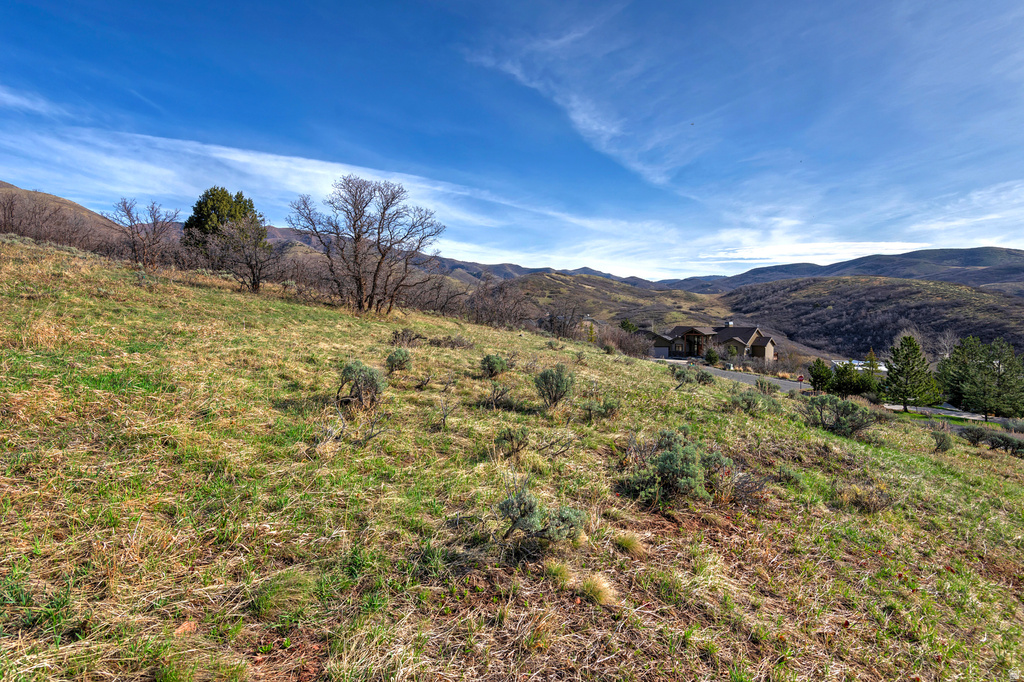 6219 E DONNER TRAIL CIR Salt Lake City, UT 84108