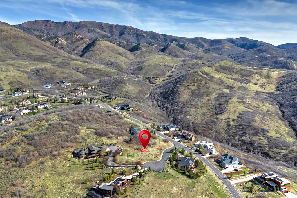 6219 E DONNER TRAIL CIR Salt Lake City, UT 84108