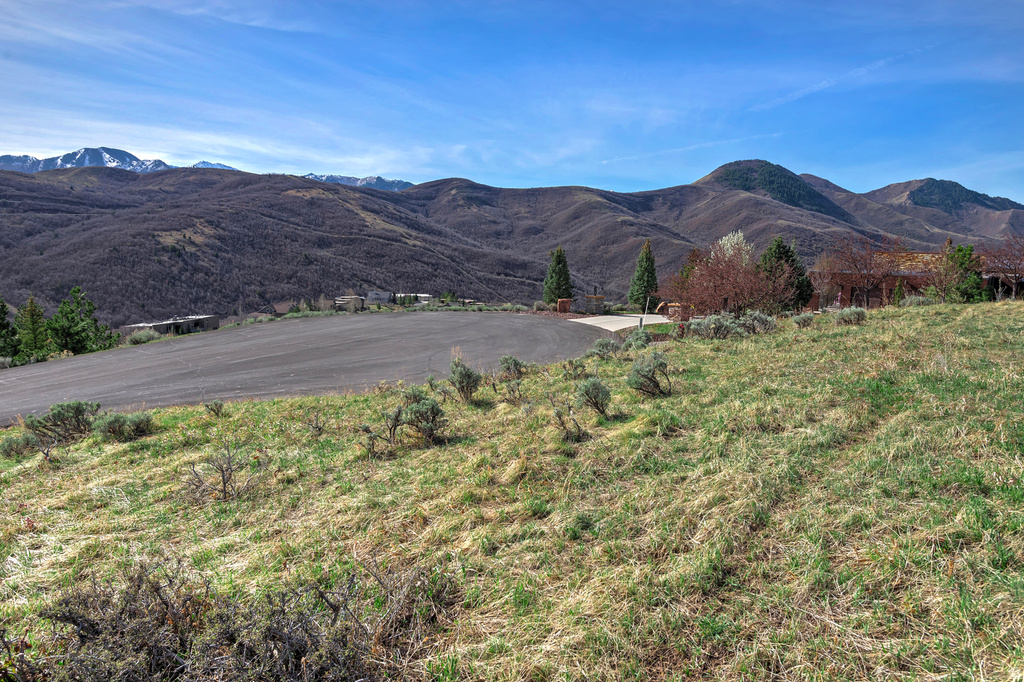 6219 E DONNER TRAIL CIR Salt Lake City, UT 84108