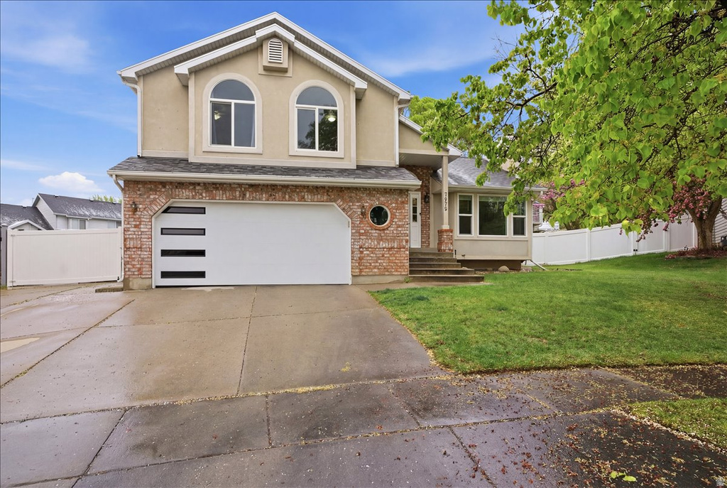 7975 S SHOWCASE LN Sandy, UT 84094