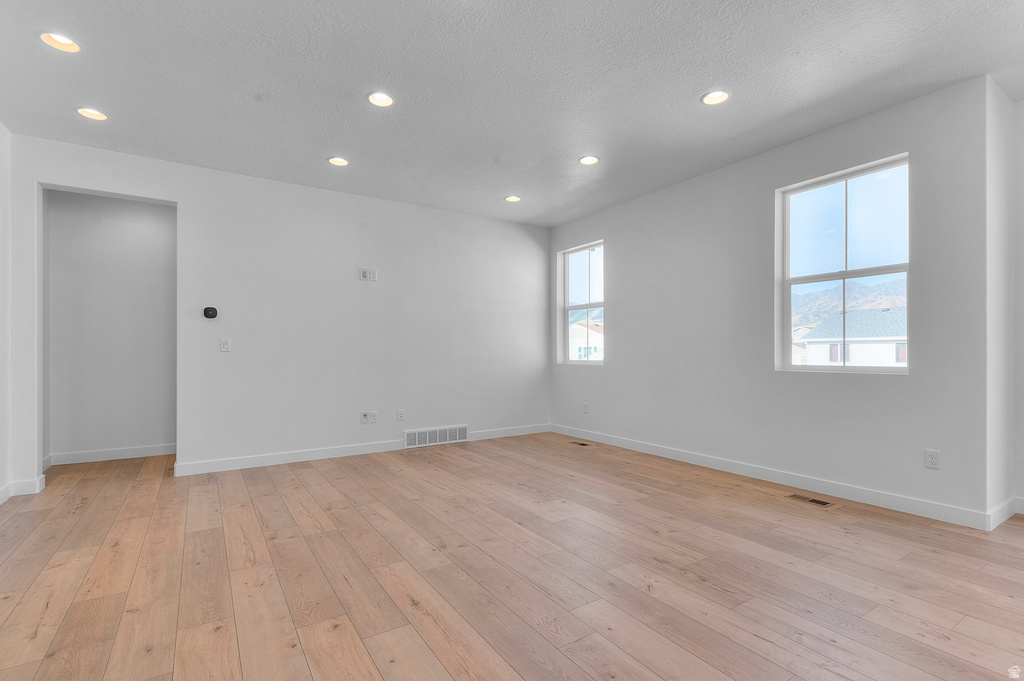 2582 S SINBAD WAY Magna, UT 84044