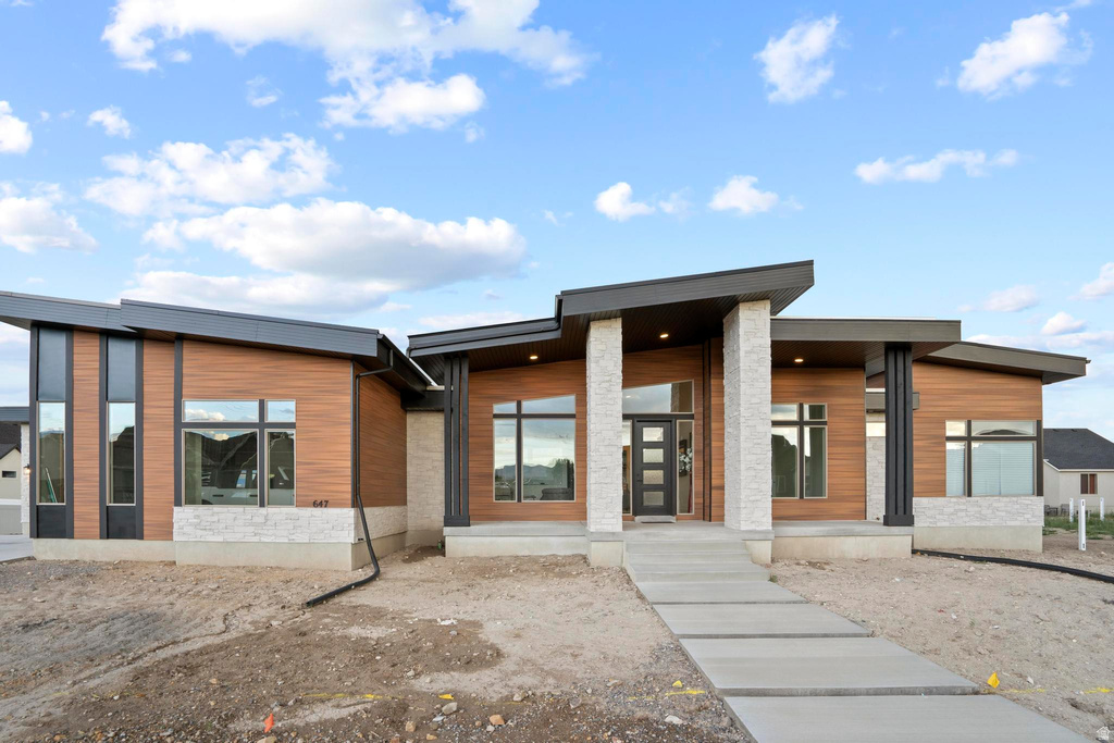 647 W 1330 S Lehi, UT 84043