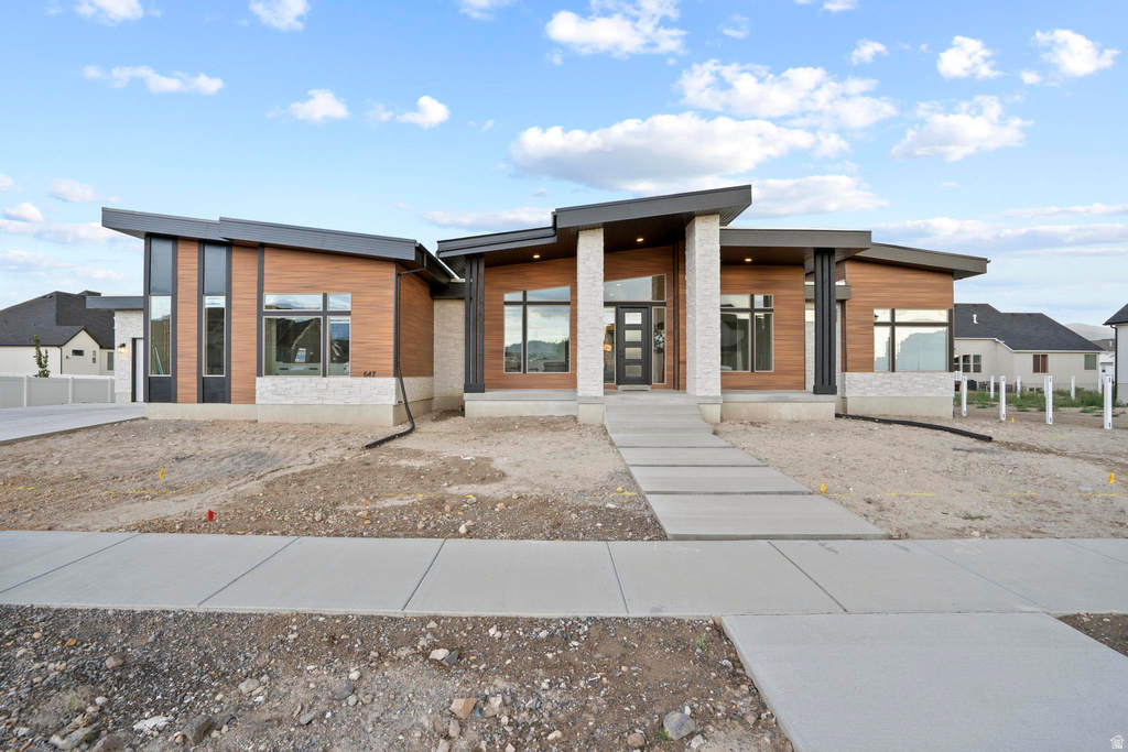 647 W 1330 S Lehi, UT 84043