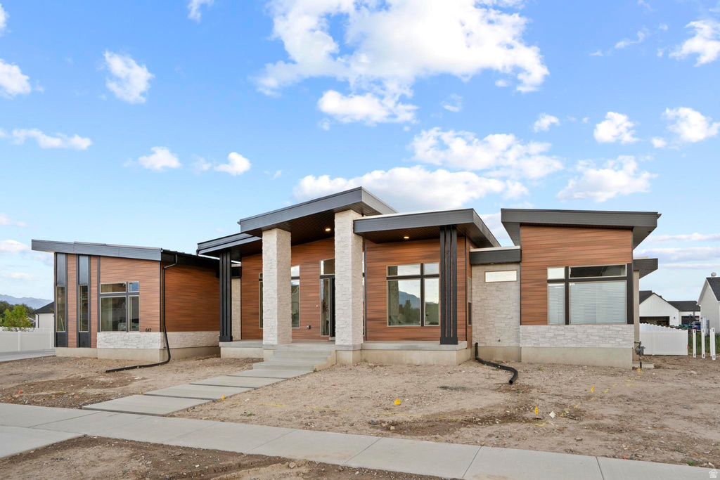 647 W 1330 S Lehi, UT 84043