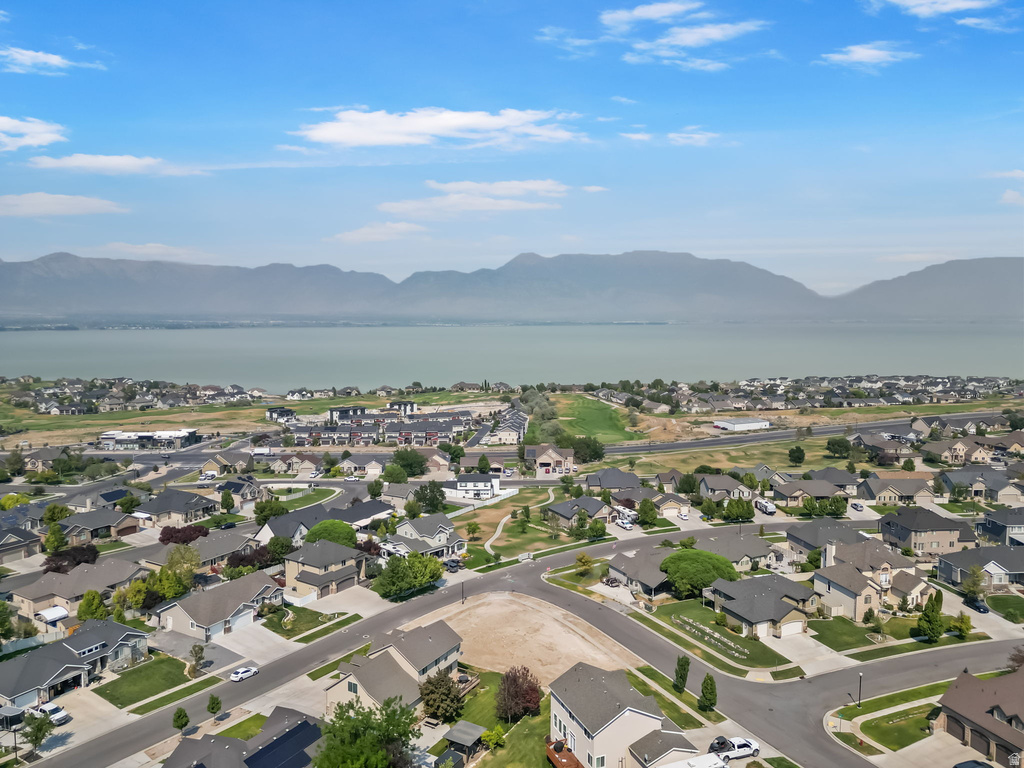 127 W HONEYSUCKLE DR Saratoga Springs, UT 84045