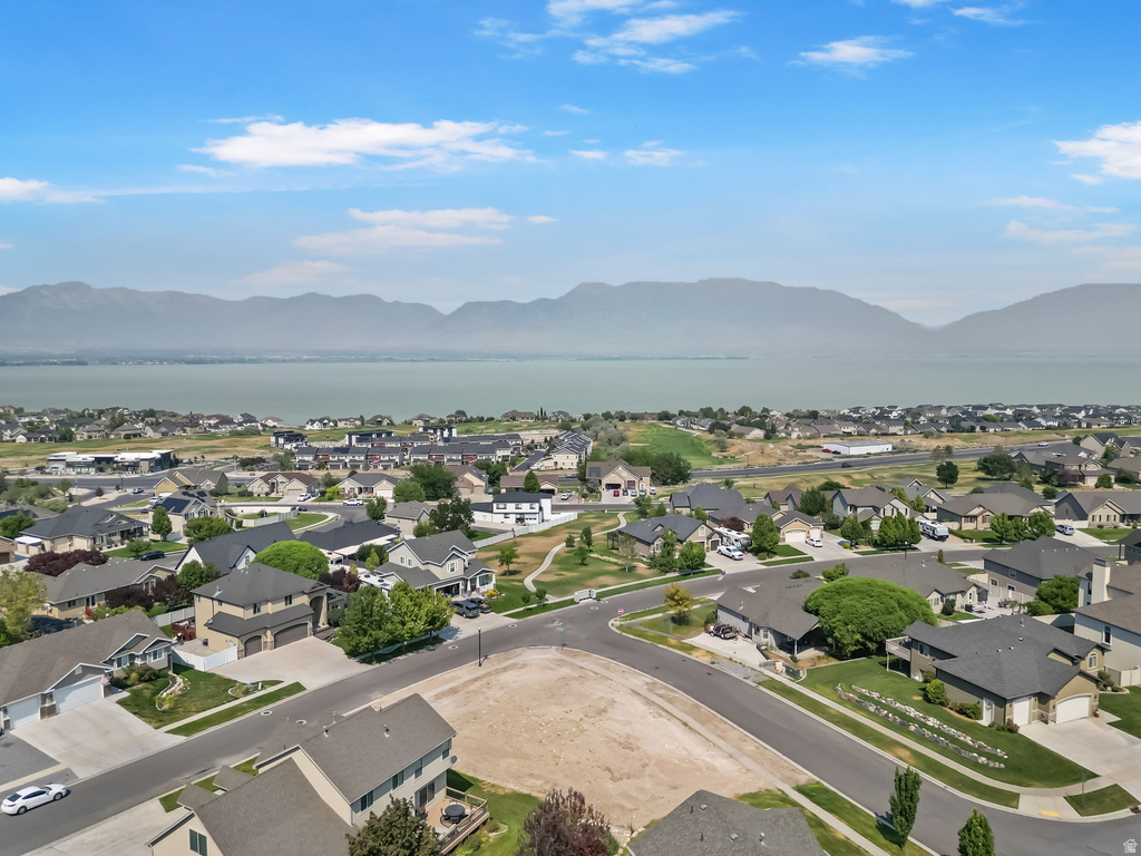 127 W HONEYSUCKLE DR Saratoga Springs, UT 84045