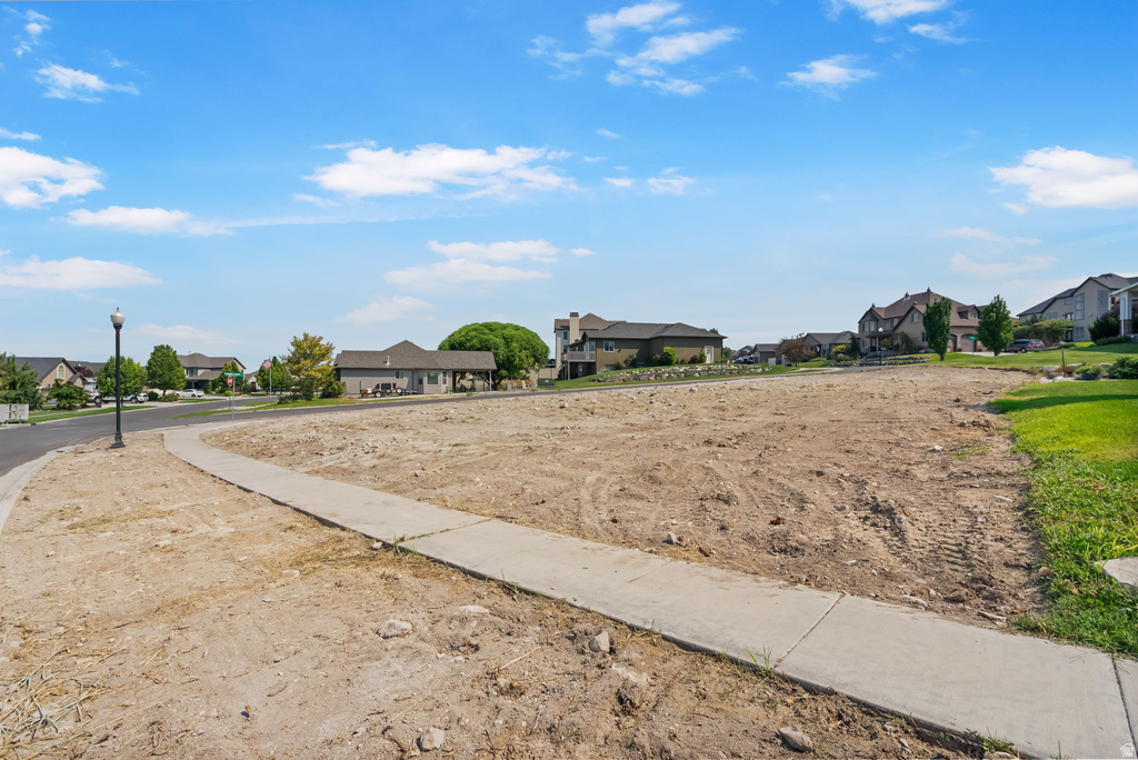 127 W HONEYSUCKLE DR Saratoga Springs, UT 84045