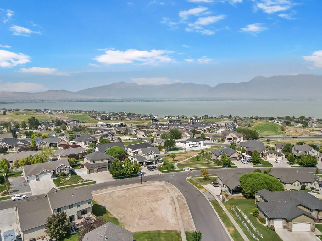 127 W HONEYSUCKLE DR Saratoga Springs, UT 84045