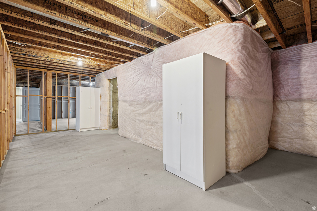 4956 W BLACK TWIG DR South Jordan, UT 84009