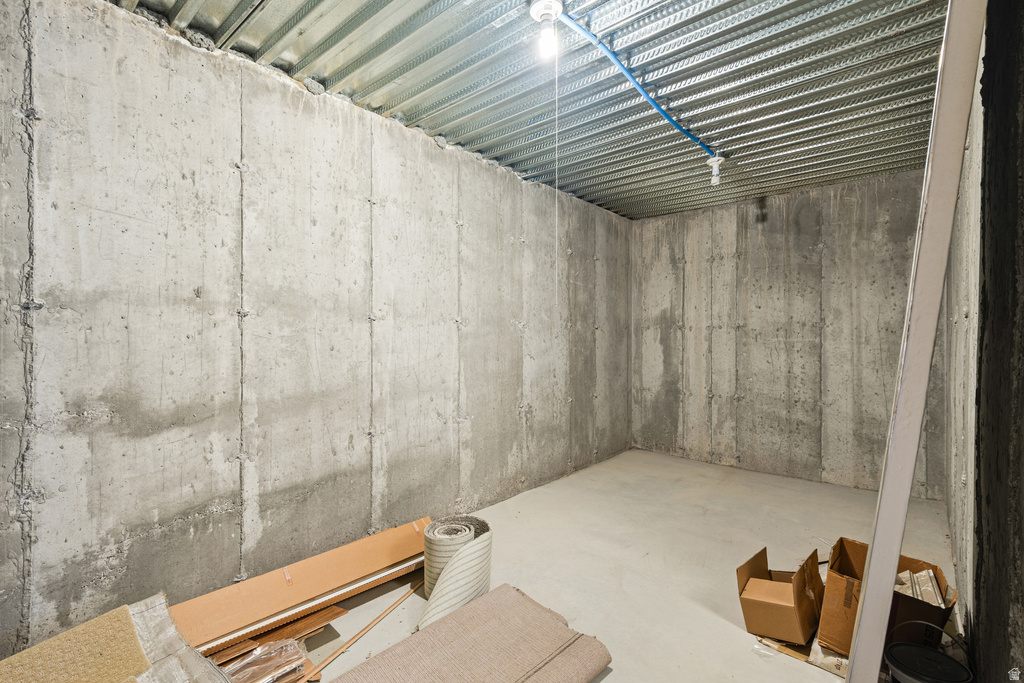 4956 W BLACK TWIG DR South Jordan, UT 84009