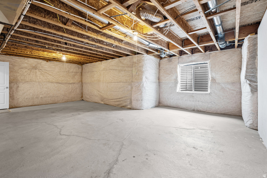 4956 W BLACK TWIG DR South Jordan, UT 84009