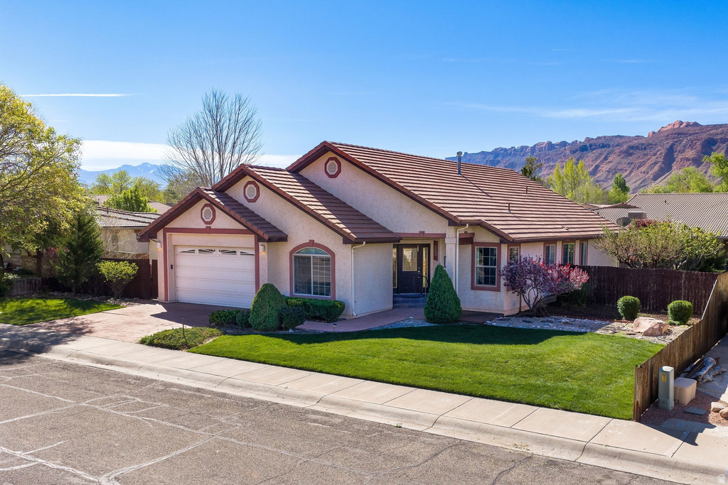 566 W WINESAP CIR Moab, UT 84532