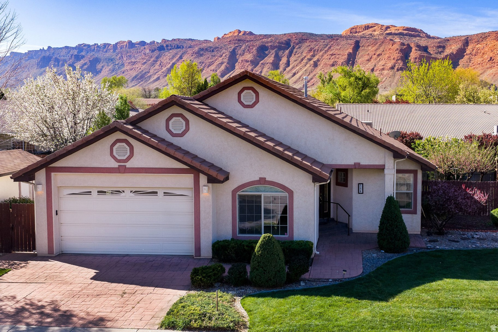 566 W WINESAP CIR Moab, UT 84532