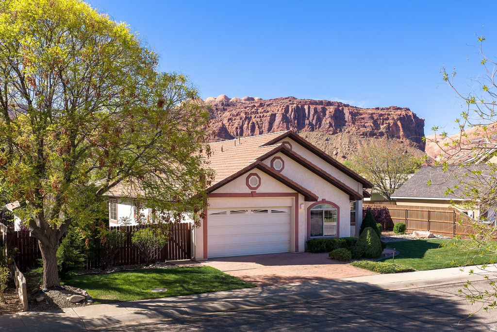 566 W WINESAP CIR Moab, UT 84532