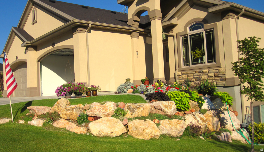 684 EAGLE PASS North Salt Lake, UT 84054