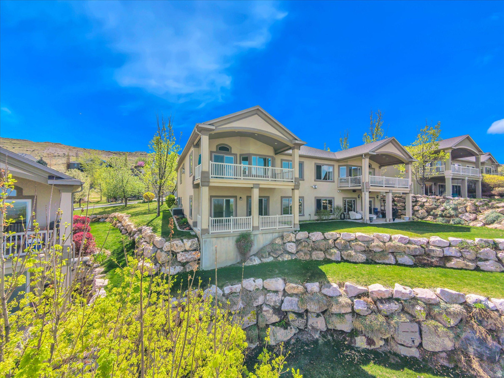 684 EAGLE PASS North Salt Lake, UT 84054