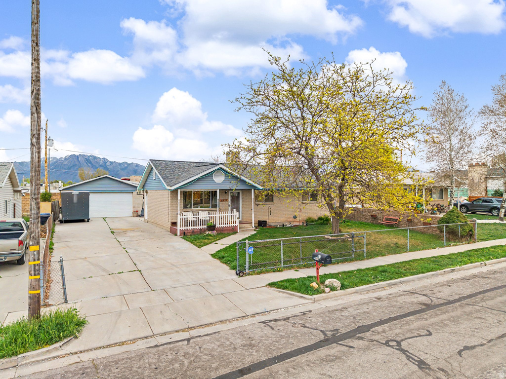 4935 S MARIANNA DR Taylorsville, UT 84129
