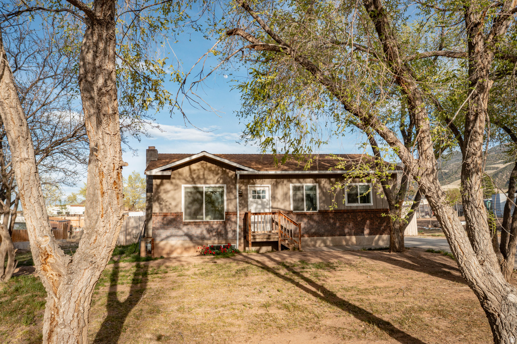 4766 N MULE TRAIN DR Enoch, UT 84721