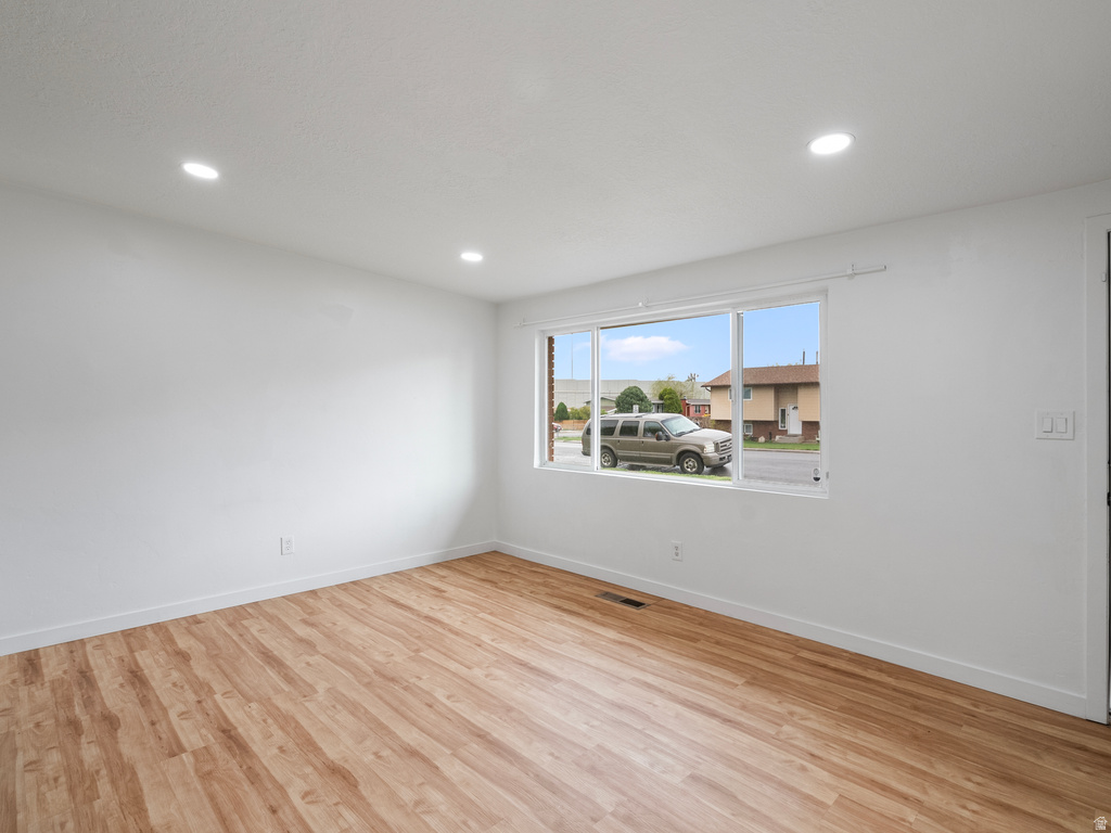 524 N 900 E Lehi, UT 84043