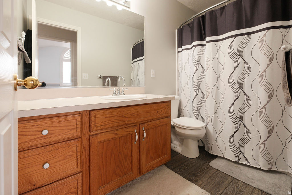 6402 S RAYMOND DR South Weber, UT 84405