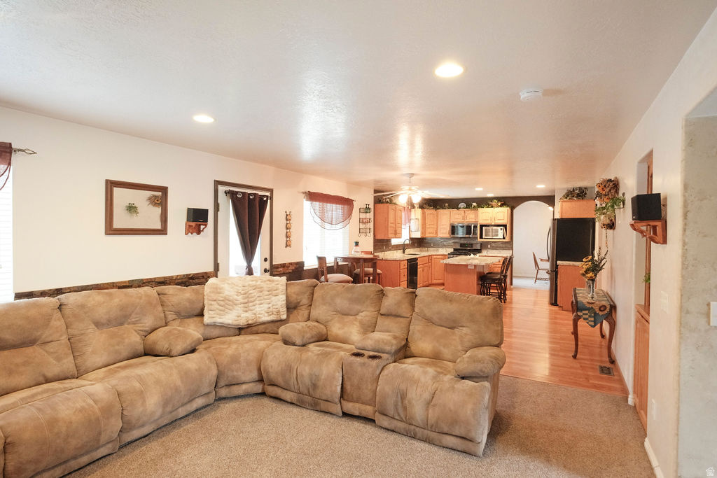 6402 S RAYMOND DR South Weber, UT 84405