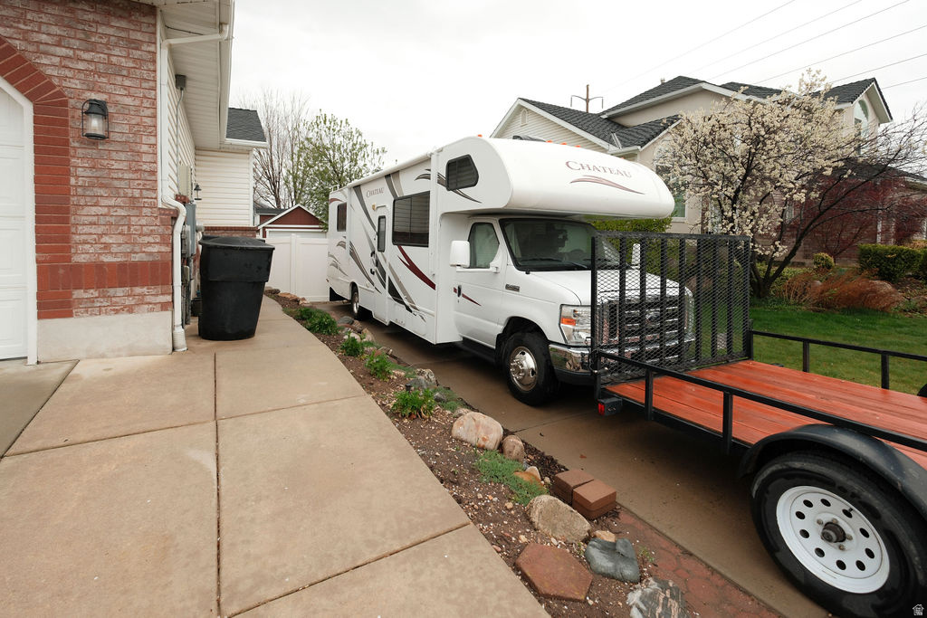 6402 S RAYMOND DR South Weber, UT 84405