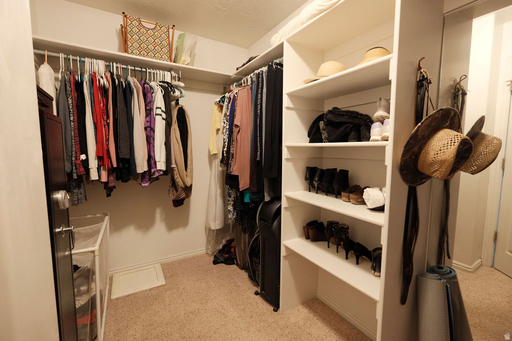 6402 S RAYMOND DR South Weber, UT 84405