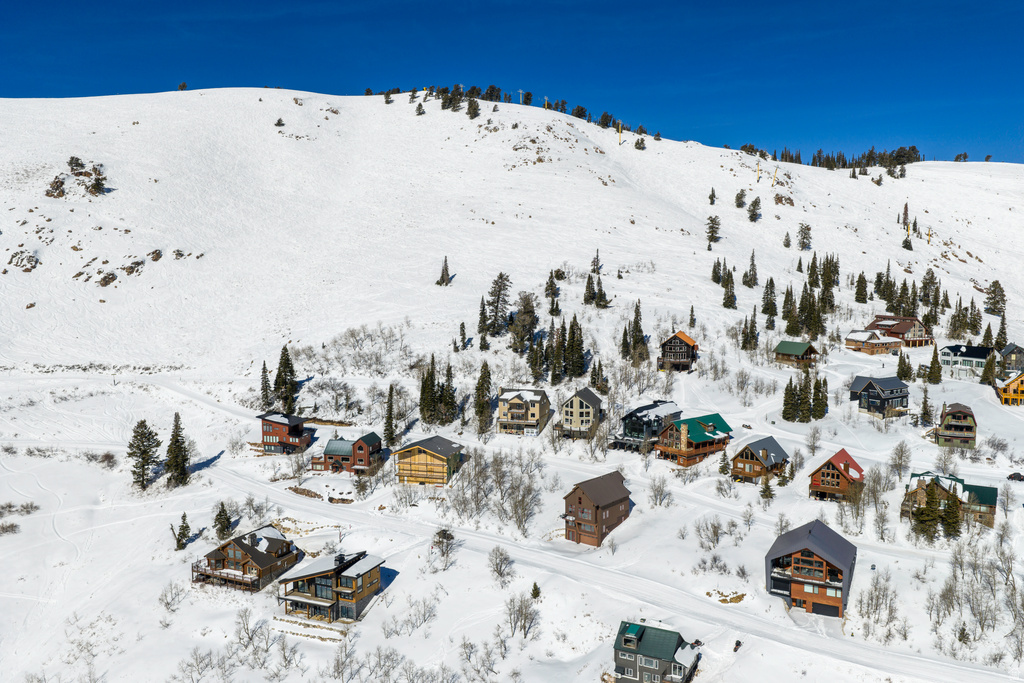 6746 E ASPEN DR Eden, UT 84310