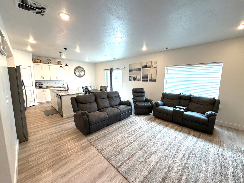 416 S 1440 E Hyrum, UT 84319