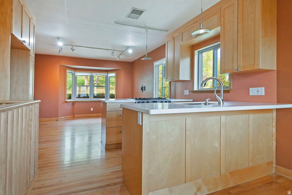 832 E 7TH AVE Salt Lake City, UT 84103