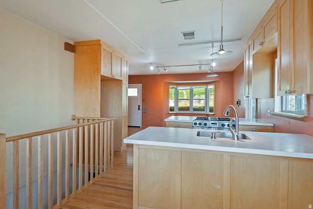 832 E 7TH AVE Salt Lake City, UT 84103