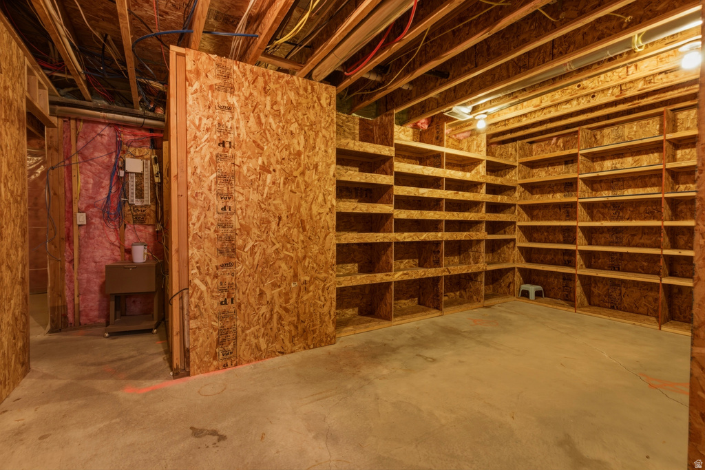 1991 S STATE ST Springville, UT 84663